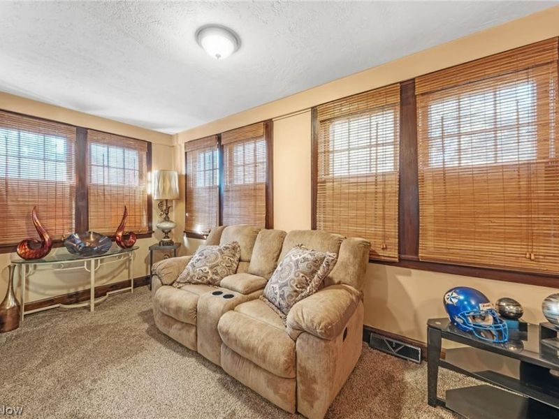 471 Sumatra Avenue, Akron, OH 44305 Photo 6
