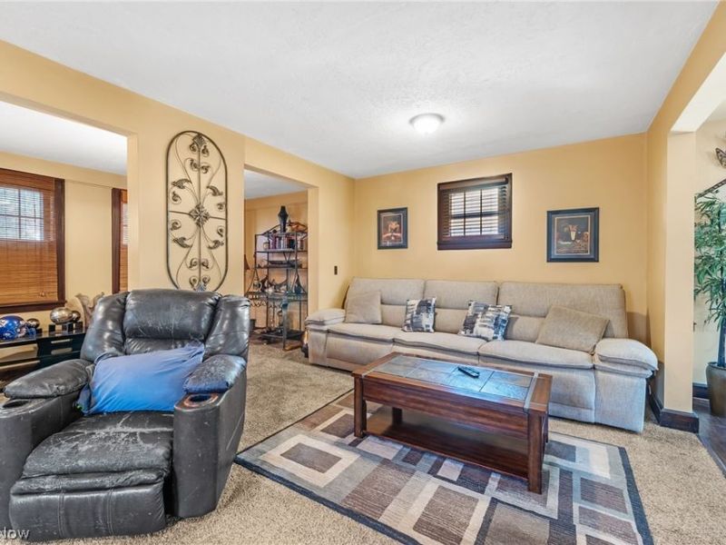 471 Sumatra Avenue, Akron, OH 44305 Photo 8