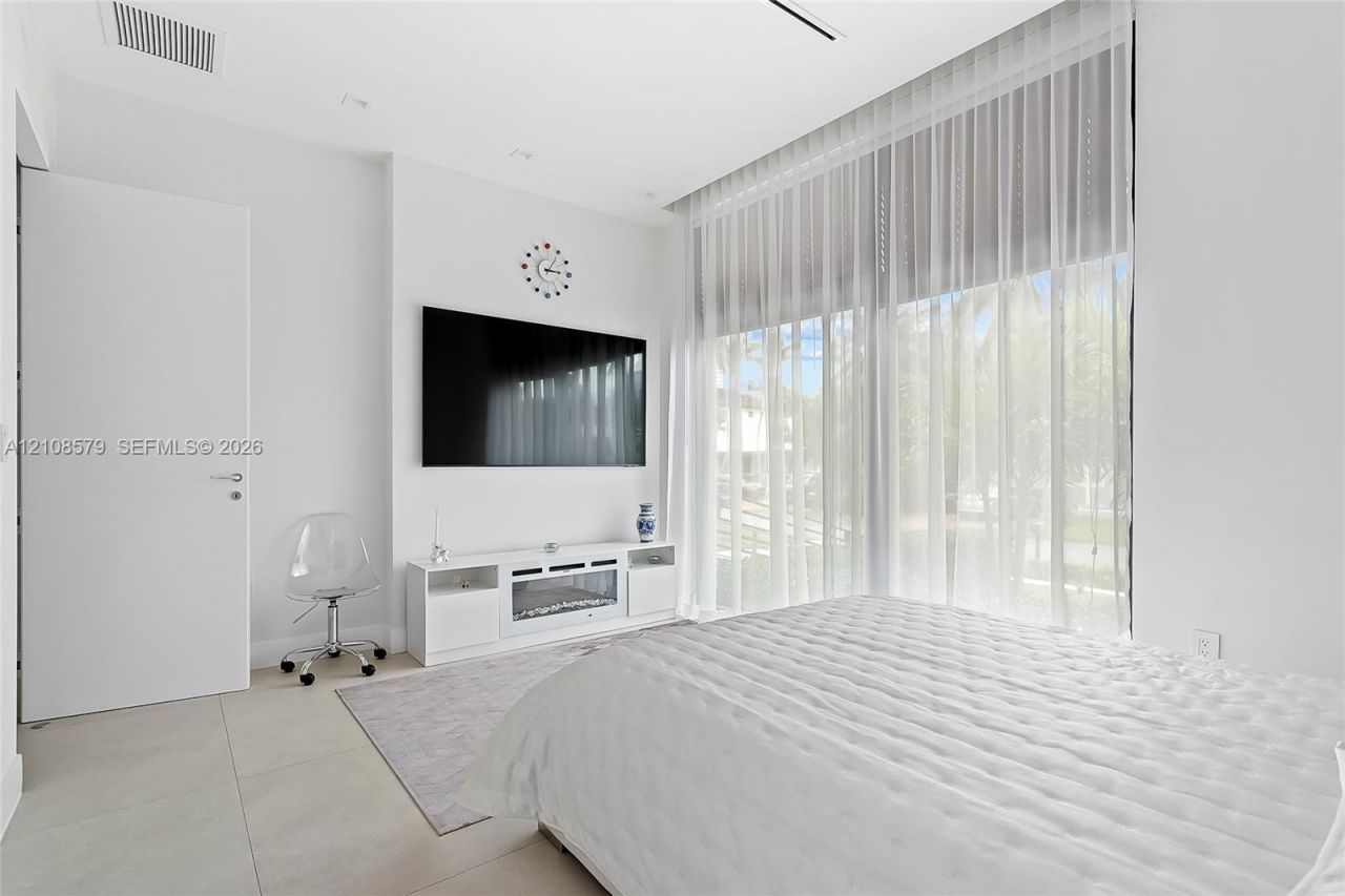 311 189th St, Sunny Isles Beach, FL 33160 Photo