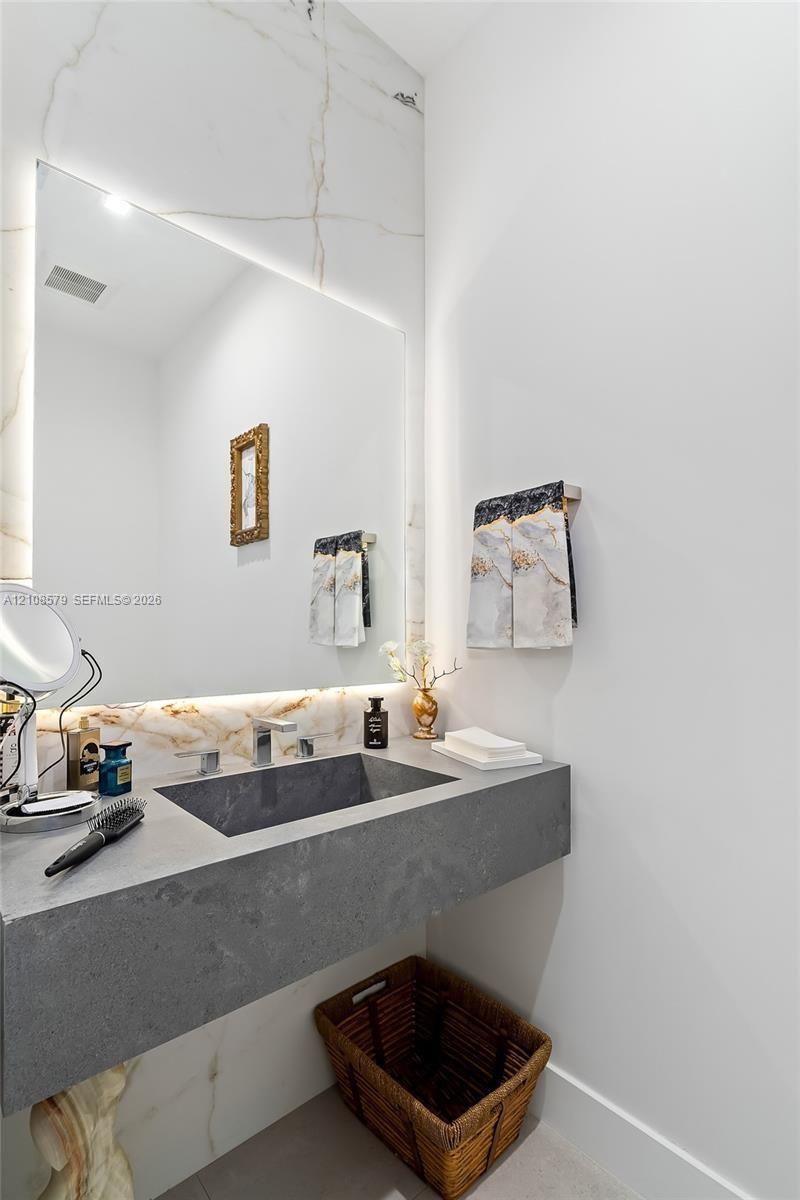 311 189th St, Sunny Isles Beach, FL 33160 Photo