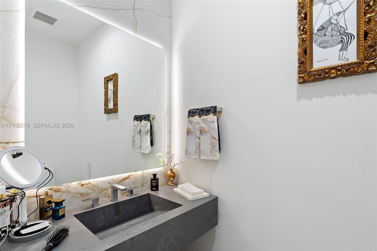 311 189th St, Sunny Isles Beach, FL 33160 Photo