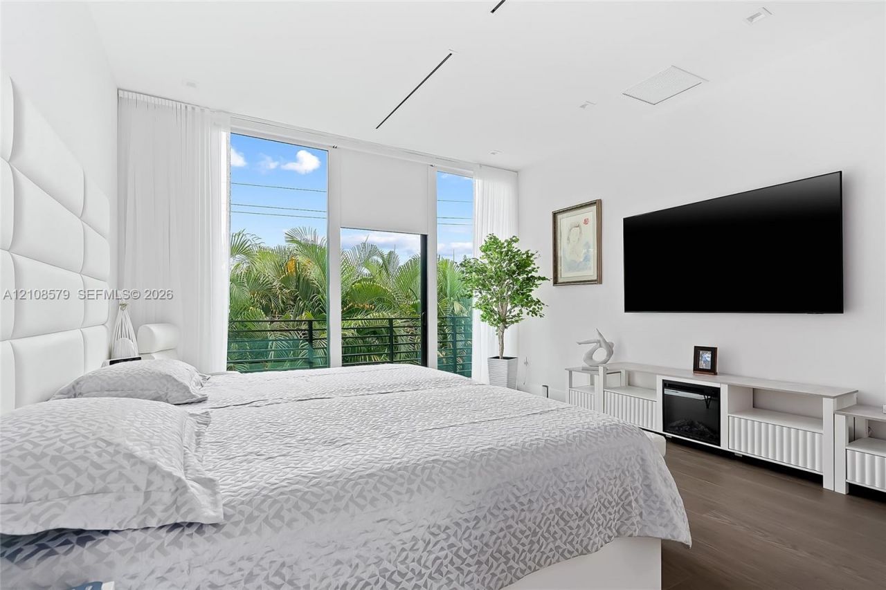 311 189th St, Sunny Isles Beach, FL 33160 Photo