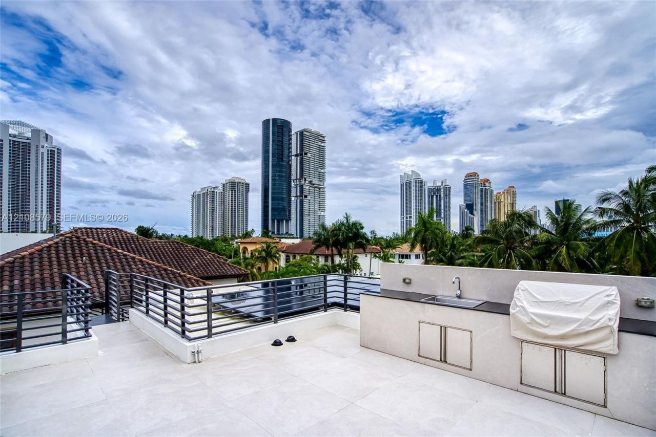 311 189th St, Sunny Isles Beach, FL 33160 Photo