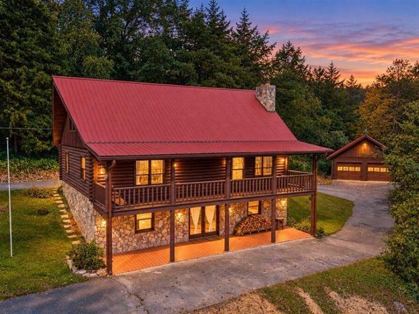 342 Big Springs Lane, Jacksboro, TN 37757
