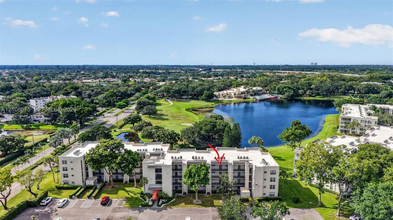 9470 Poinciana Pl , Unit 406, Davie, FL 33324 Photo