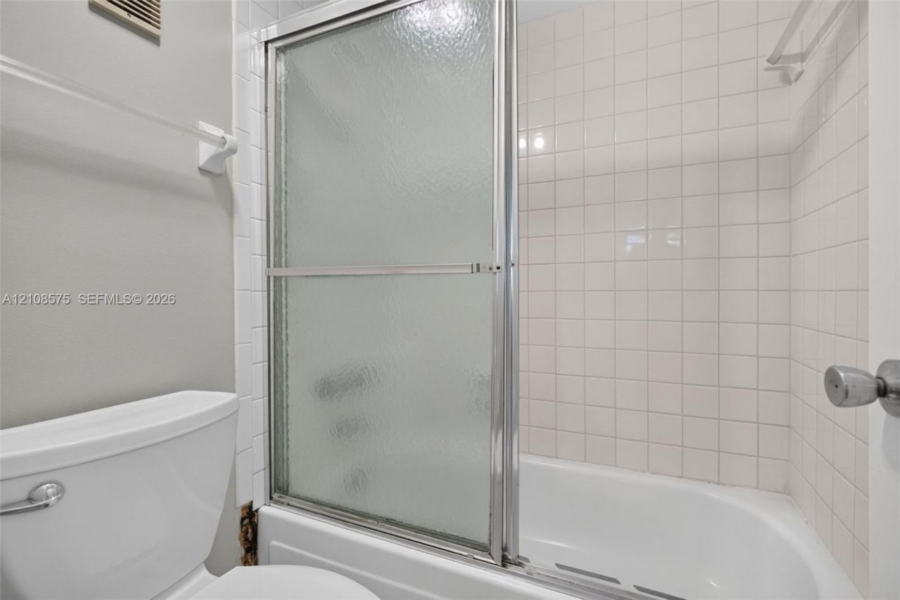 9470 Poinciana Pl , Unit 406, Davie, FL 33324 Photo