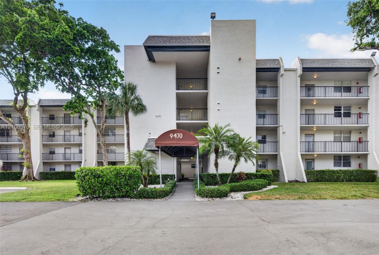 9470 Poinciana Pl , Unit 406, Davie, FL 33324 Photo
