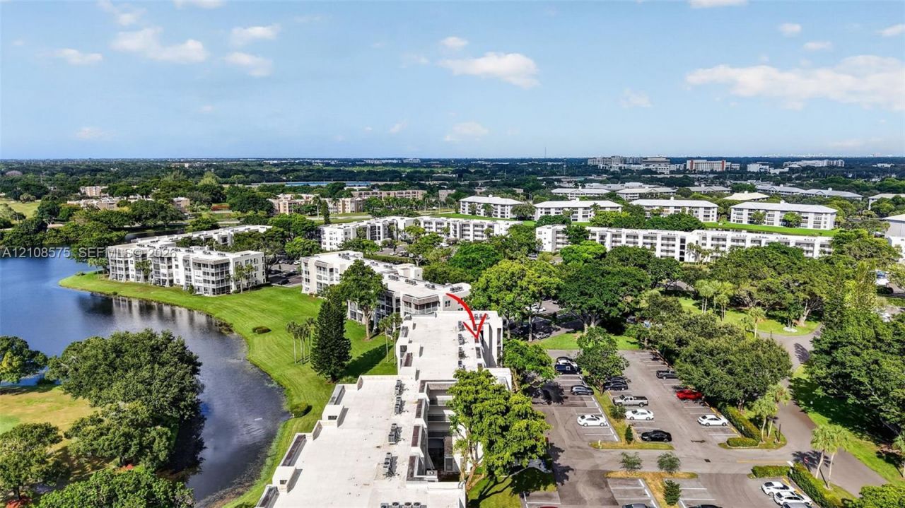 9470 Poinciana Pl , Unit 406, Davie, FL 33324 Photo