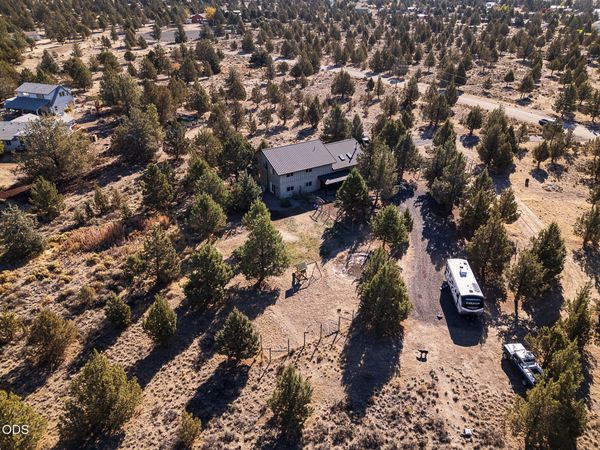 10001 SW Geneva View Road, Terrebonne, OR 97760