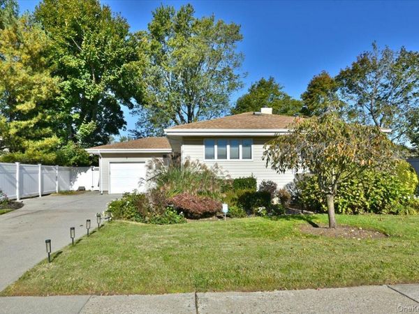 4 Primrose Avenue , Hicksville, NY 11801
