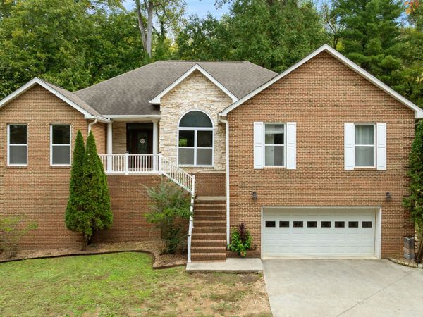 713 Jameswood Drive, Maryville, TN 37804