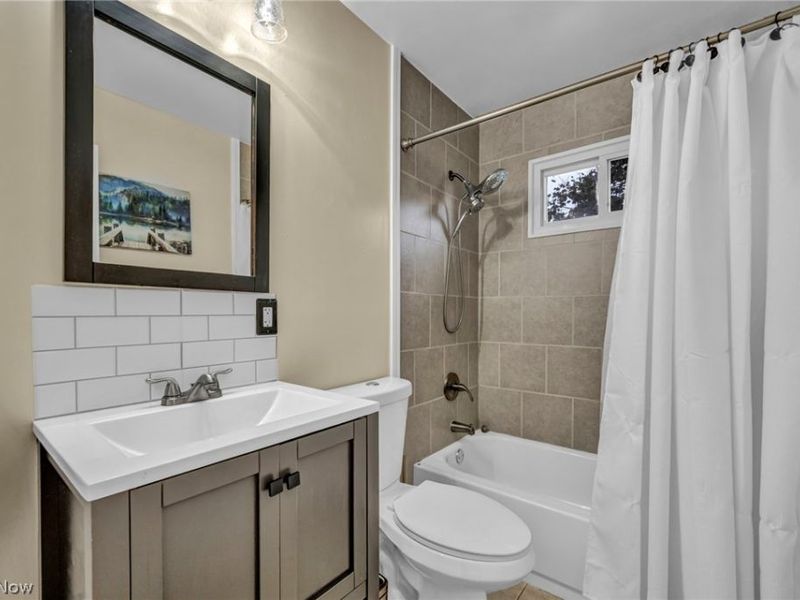 653 Lucille Drive, Elyria, OH 44035 Photo 15