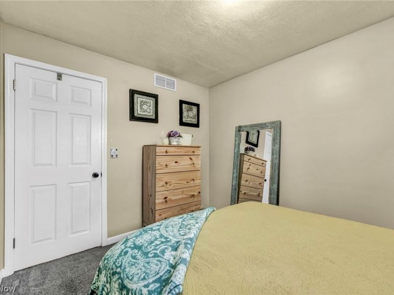 653 Lucille Drive, Elyria, OH 44035 Photo 18