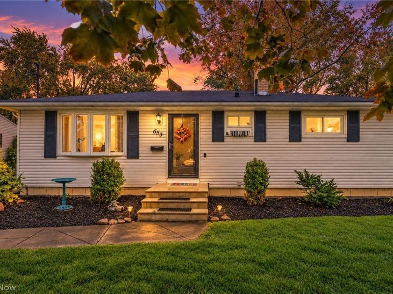 653 Lucille Drive, Elyria, OH 44035 Photo 2