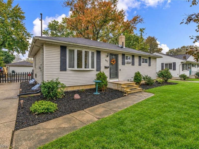 653 Lucille Drive, Elyria, OH 44035 Photo 4
