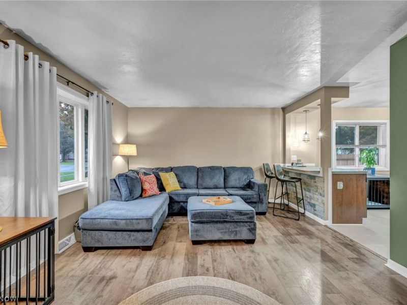 653 Lucille Drive, Elyria, OH 44035 Photo 7