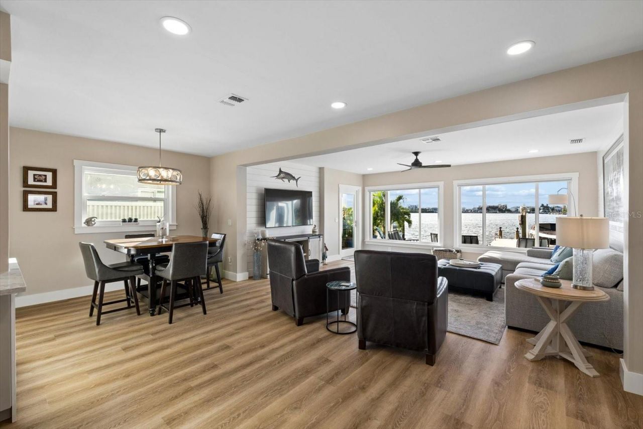 112 Wall Street, Redington Shores, FL 33708 Photo