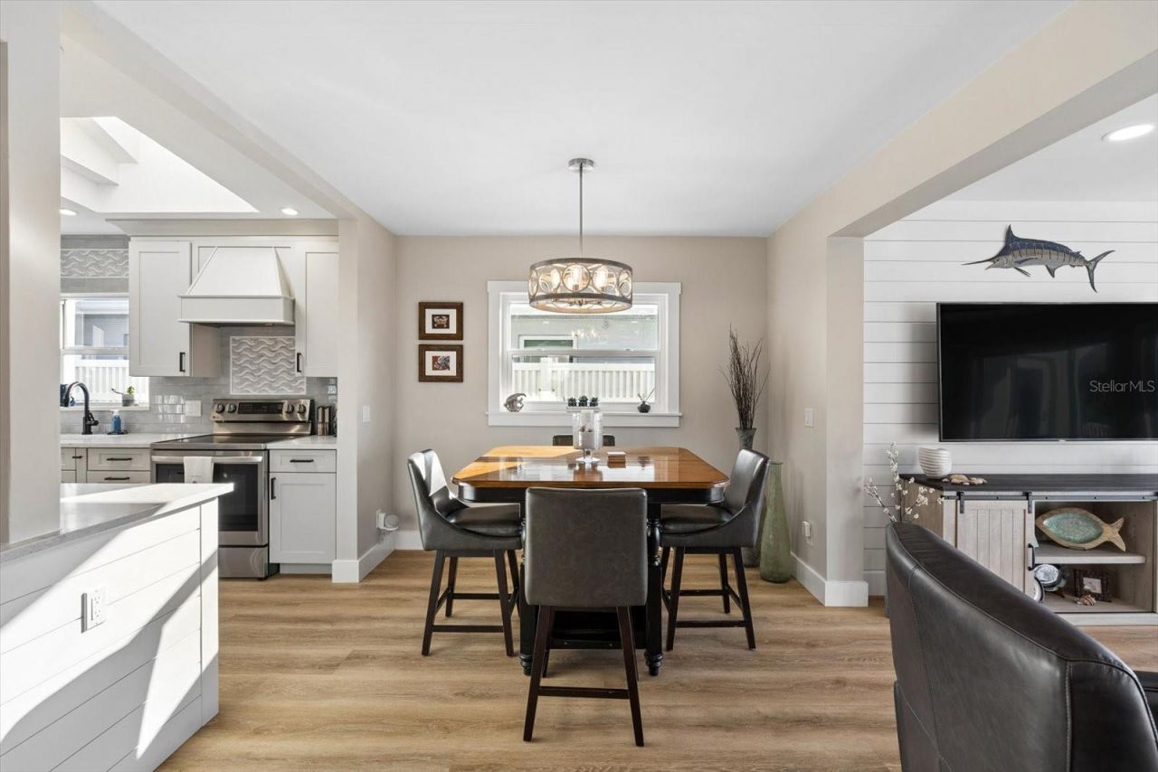 112 Wall Street, Redington Shores, FL 33708 Photo
