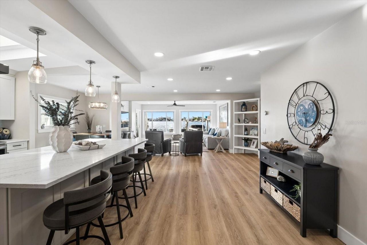 112 Wall Street, Redington Shores, FL 33708 Photo