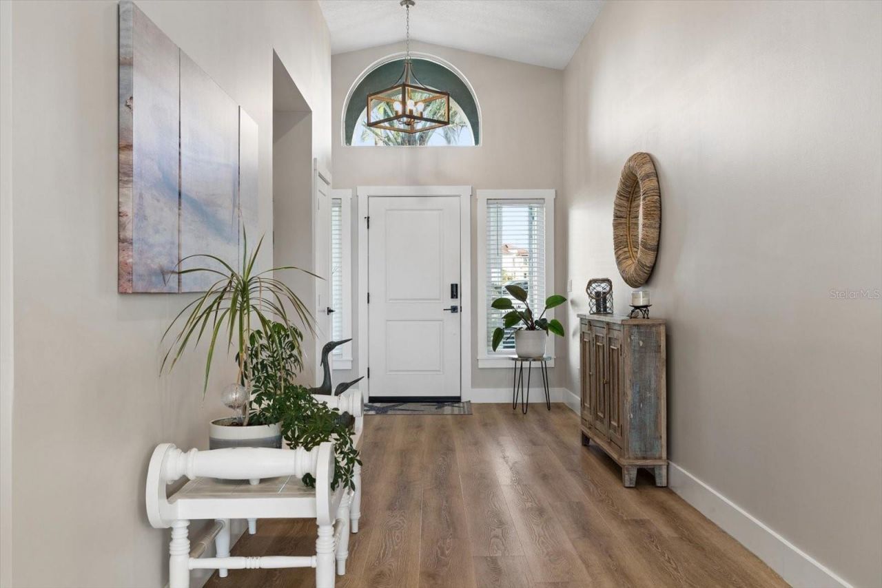 112 Wall Street, Redington Shores, FL 33708 Photo
