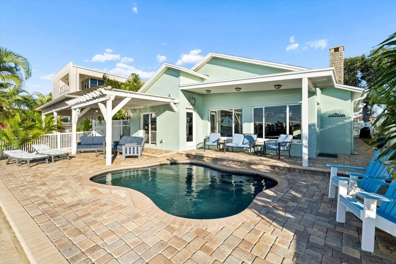 112 Wall Street, Redington Shores, FL 33708 Photo