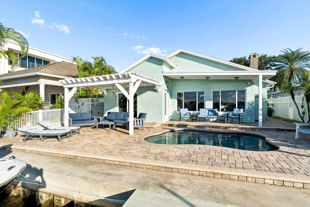 112 Wall Street, Redington Shores, FL 33708 Photo