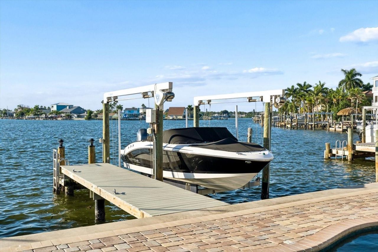 112 Wall Street, Redington Shores, FL 33708 Photo