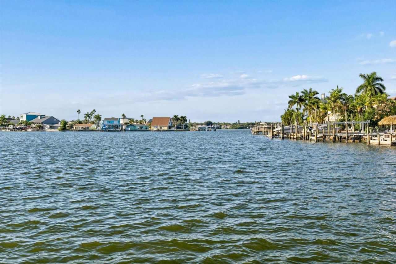 112 Wall Street, Redington Shores, FL 33708 Photo