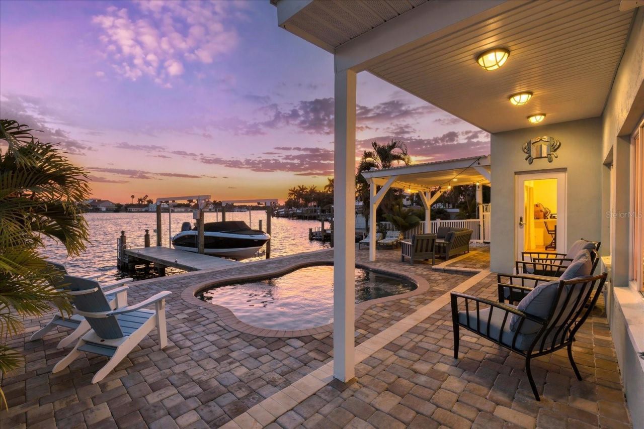 112 Wall Street, Redington Shores, FL 33708 Photo