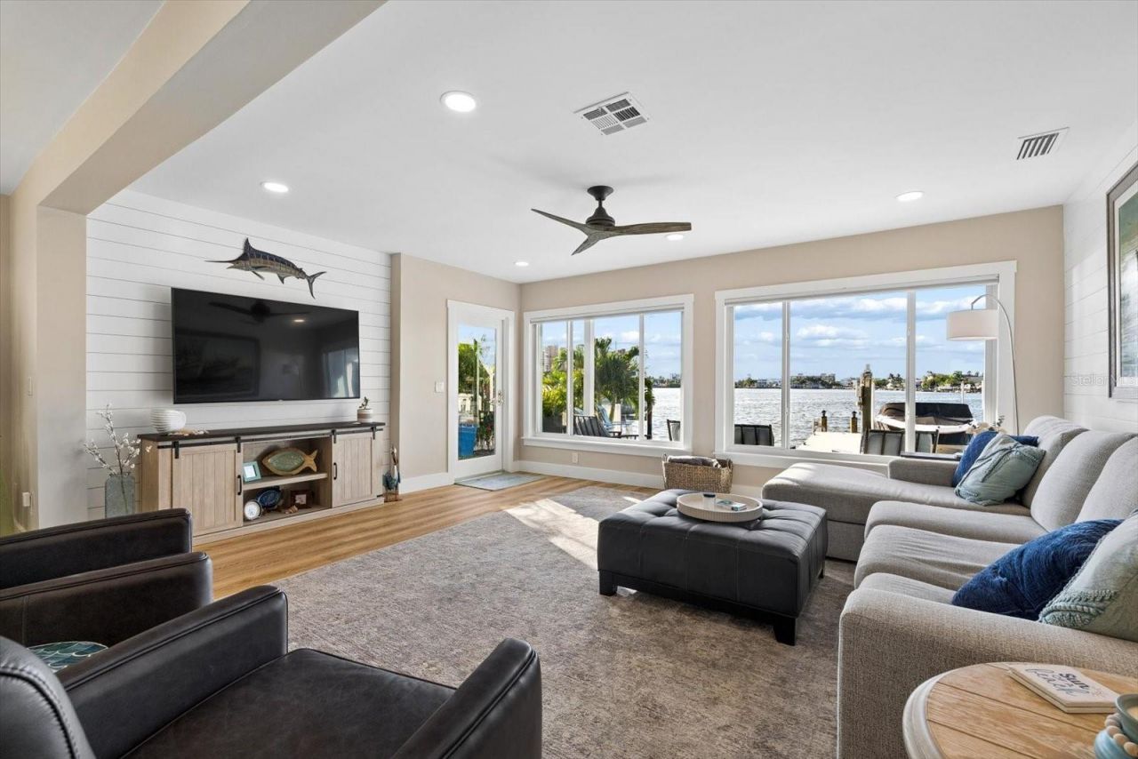 112 Wall Street, Redington Shores, FL 33708 Photo