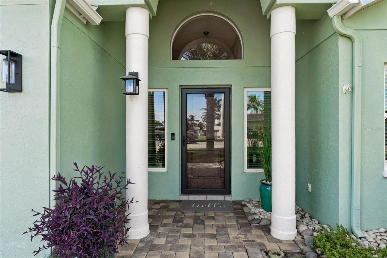 112 Wall Street, Redington Shores, FL 33708 Photo