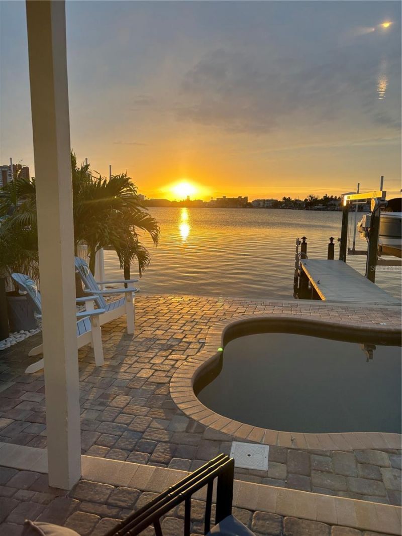 112 Wall Street, Redington Shores, FL 33708 Photo