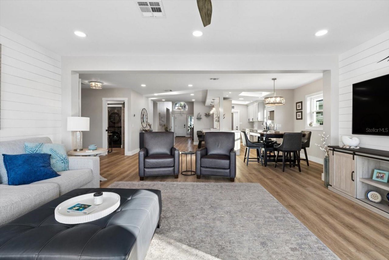 112 Wall Street, Redington Shores, FL 33708 Photo