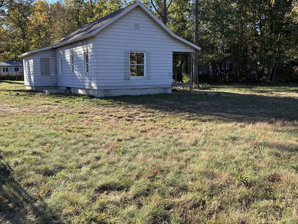 6183 M-63, Coloma, MI 49038