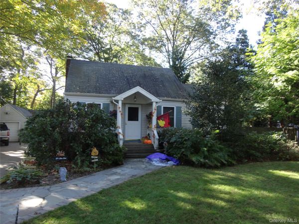 271 Lilac Lane, Smithtown, NY 11787