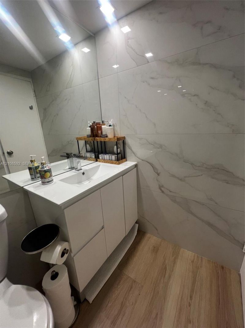 10185 Collins Ave , Unit 515, Bal Harbour, FL 33154 Photo