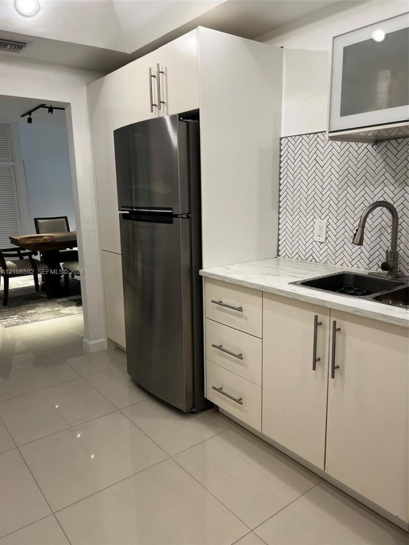 10185 Collins Ave , Unit 515, Bal Harbour, FL 33154 Photo