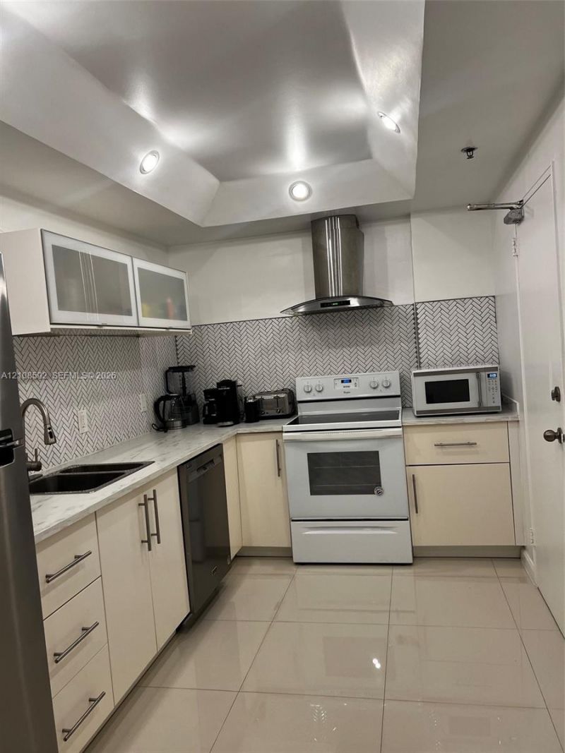 10185 Collins Ave , Unit 515, Bal Harbour, FL 33154 Photo