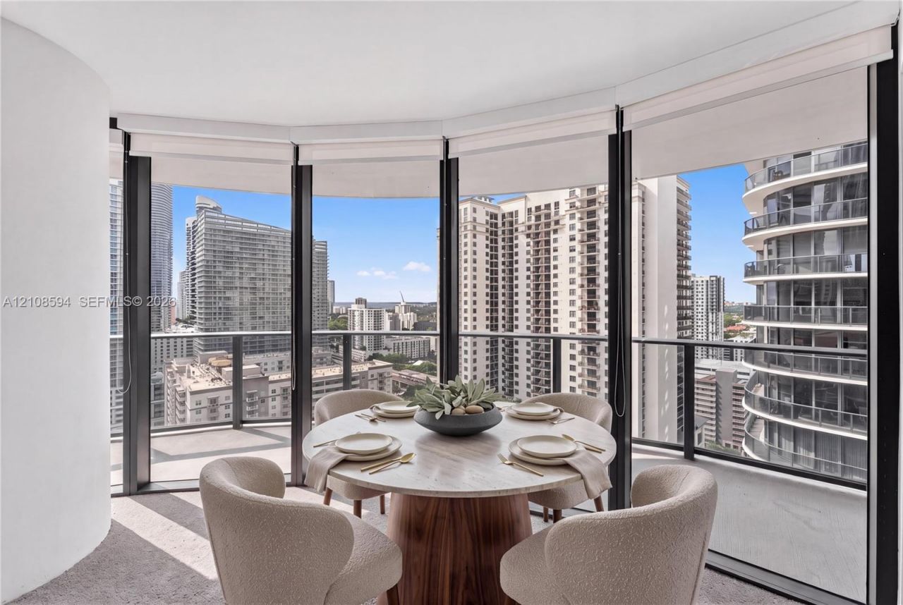 45 SW 9th St , Unit 2206, Miami, FL 33130 Photo