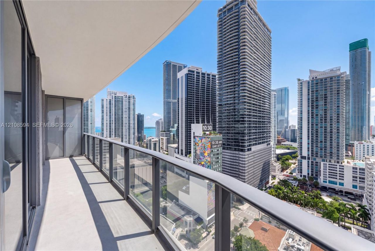 45 SW 9th St , Unit 2206, Miami, FL 33130 Photo