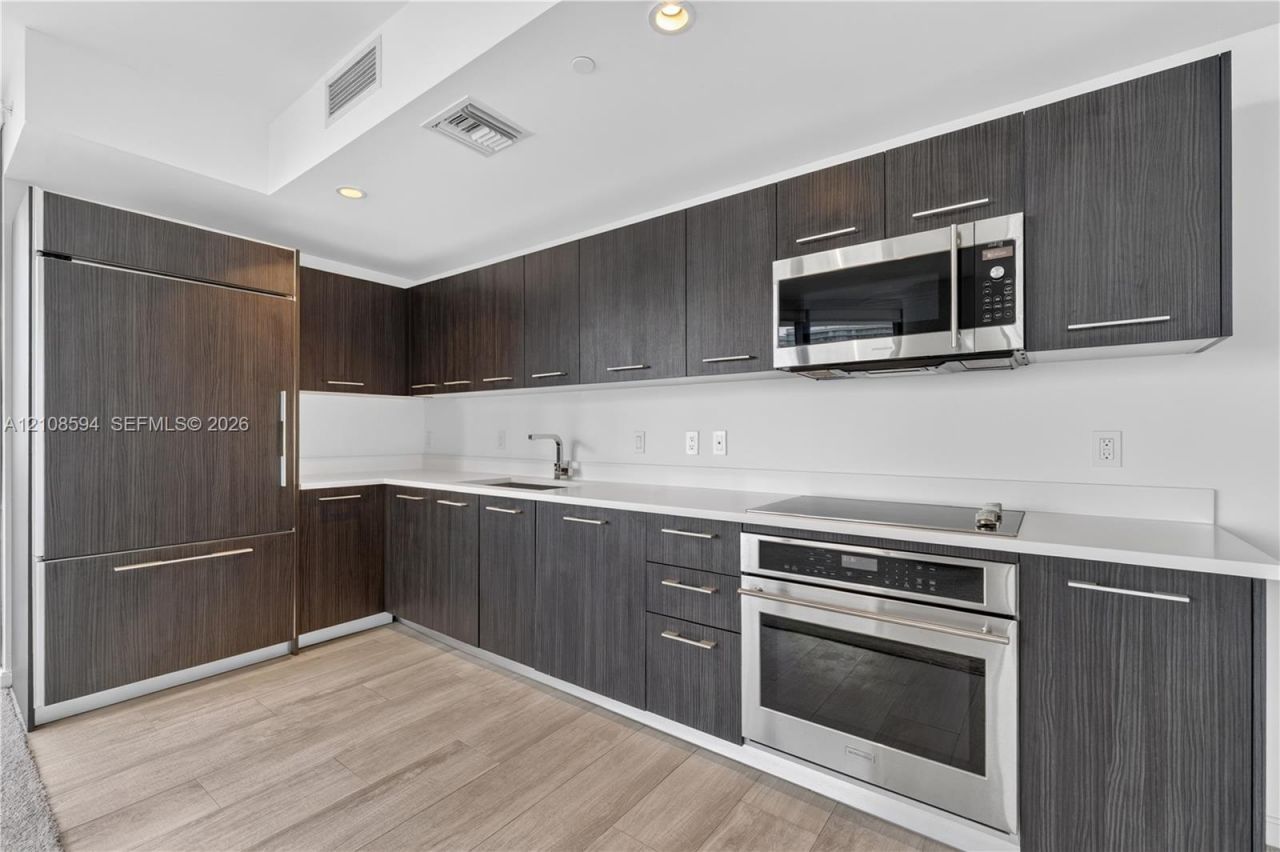 45 SW 9th St , Unit 2206, Miami, FL 33130 Photo