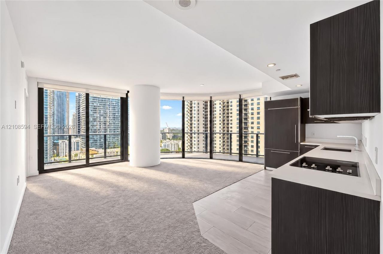 45 SW 9th St , Unit 2206, Miami, FL 33130 Photo