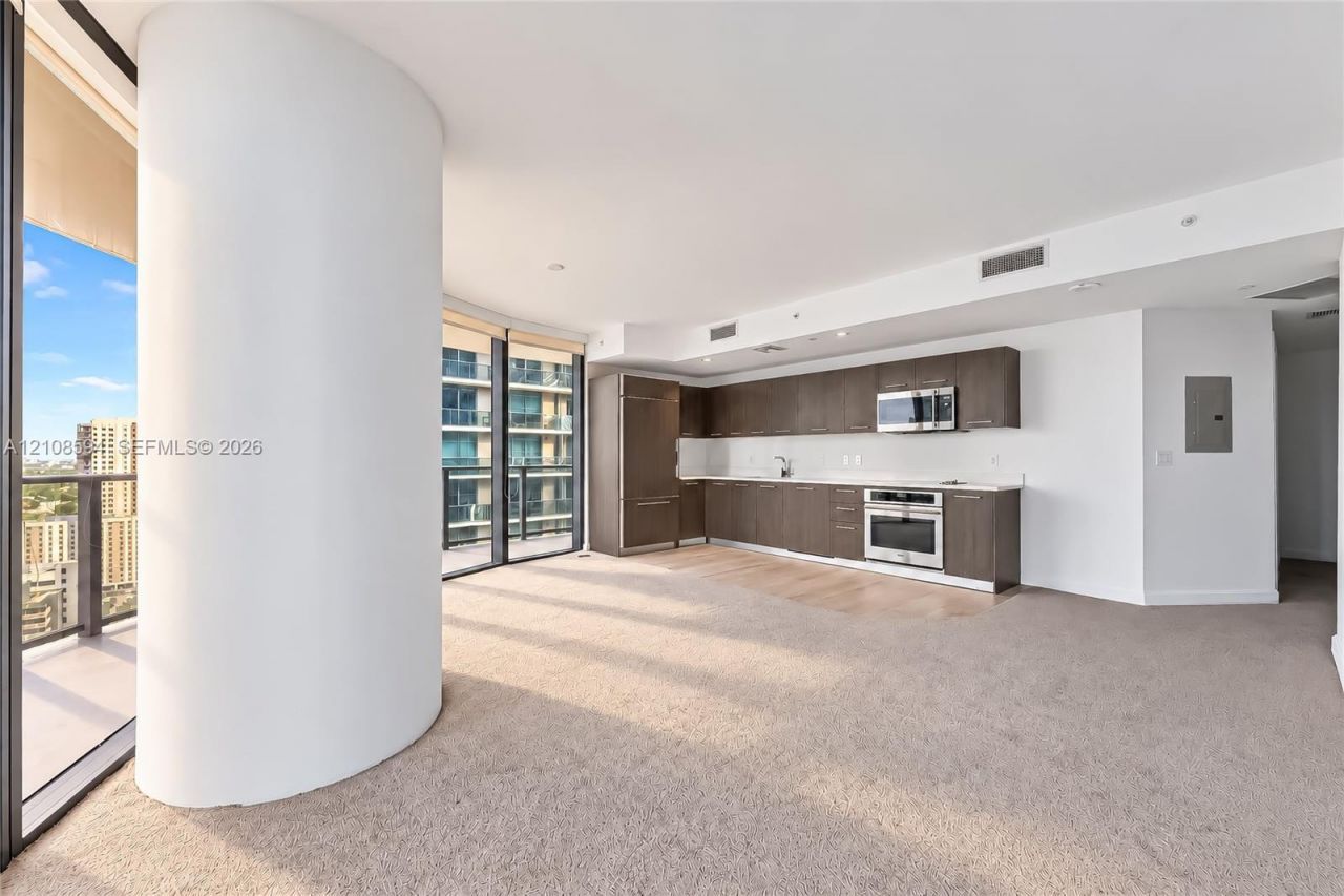 45 SW 9th St , Unit 2206, Miami, FL 33130 Photo