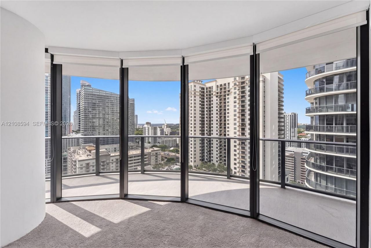 45 SW 9th St , Unit 2206, Miami, FL 33130 Photo