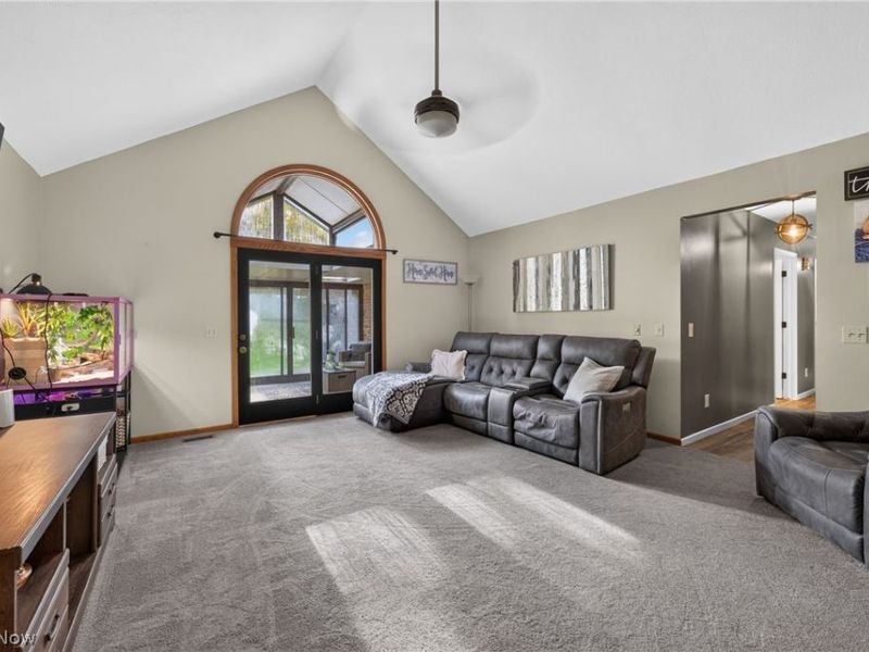 5900 Timber Avenue, Louisville, OH 44641 Photo 13