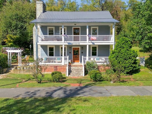 2301 Netherland Inn Road, Kingsport, TN 37660