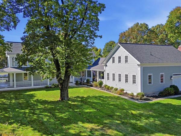 23 Pleasant St, Andover, MA 01810