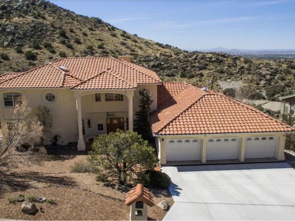 13516 Deer Trail Place NE, Albuquerque, NM 87111