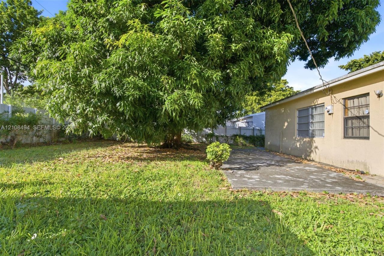 6940 NW 28th Ave , Miami, FL 33147 Photo