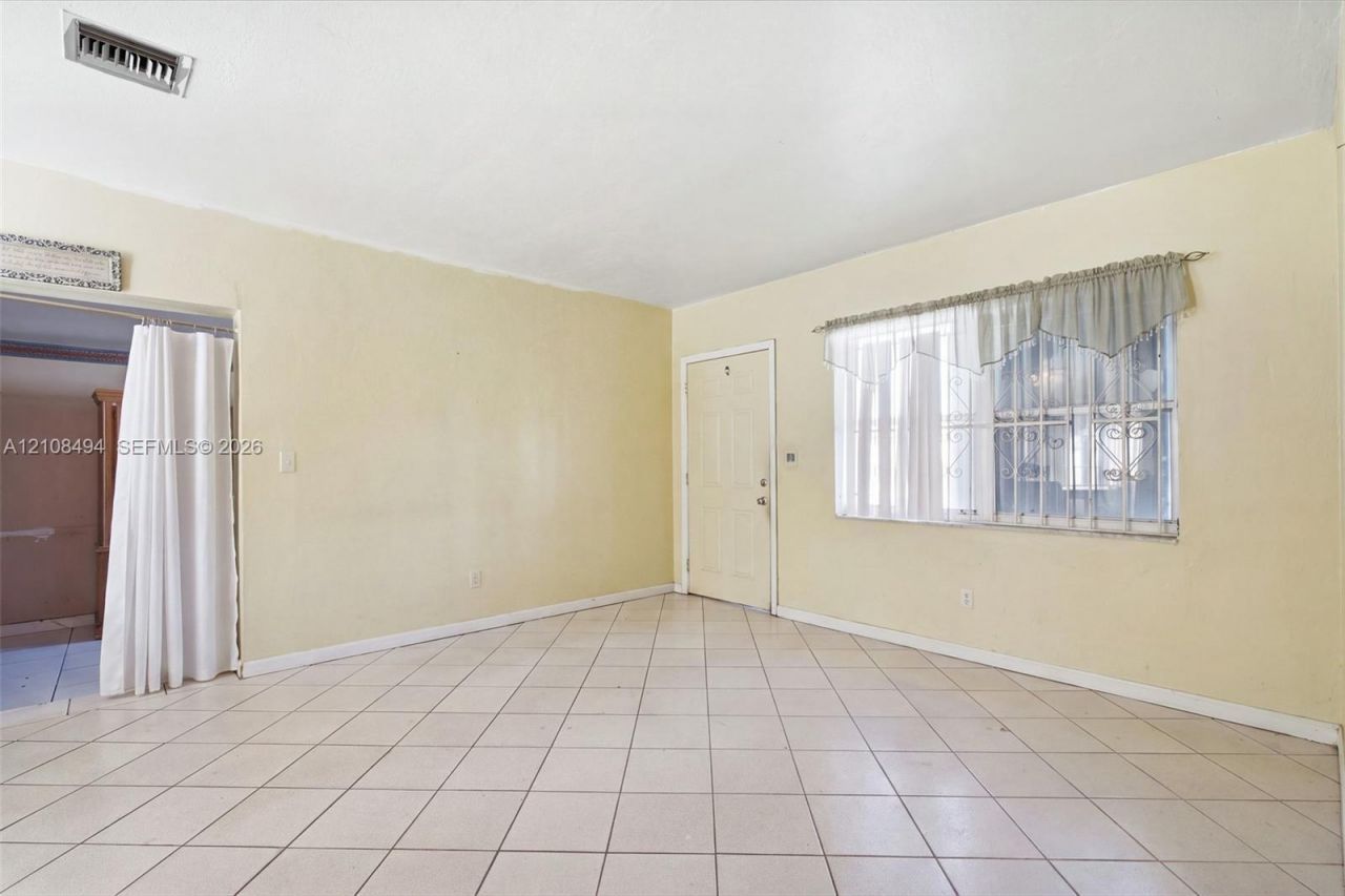 6940 NW 28th Ave , Miami, FL 33147 Photo